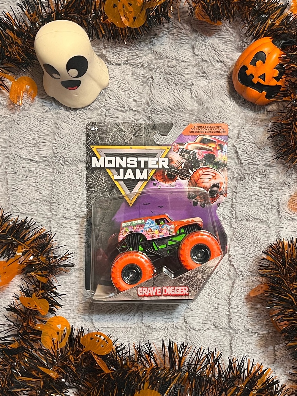 Monster Jam Gravedigger Spooky Collection 2026